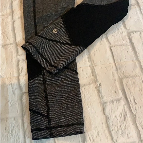 Lululemon grey cropped leggings sz 4. Like new. - Picture 2 of 6